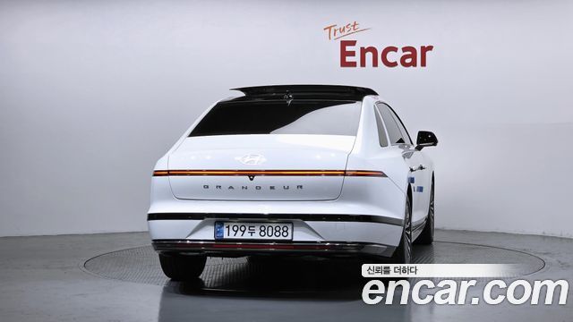 Hyundai Grandeur GN7 2,5 Gasoline 2WD Calligraphy - фото 3