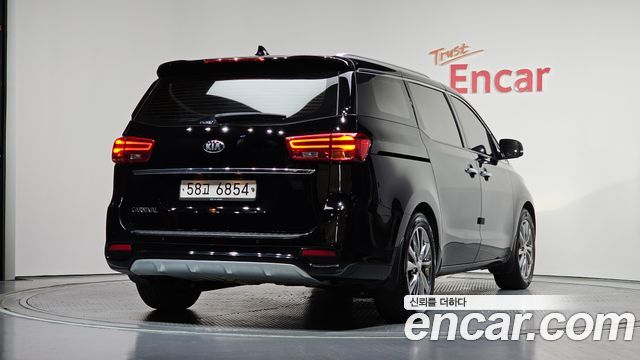 Kia Carnival Новый 9-Seater Noblesse Special - фото 1
