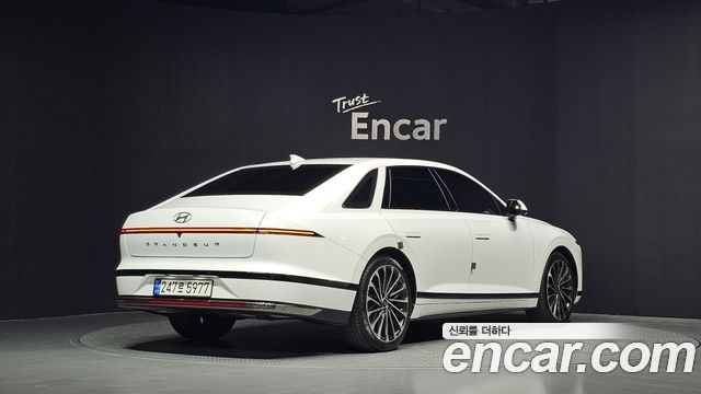 Hyundai Grandeur GN7 2,5 Gasoline 2WD Calligraphy - фото 1