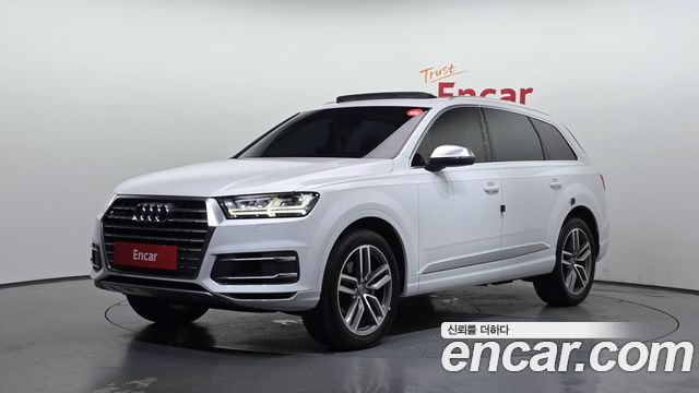 Audi Q7 45 TFSI Quattro - фото 0