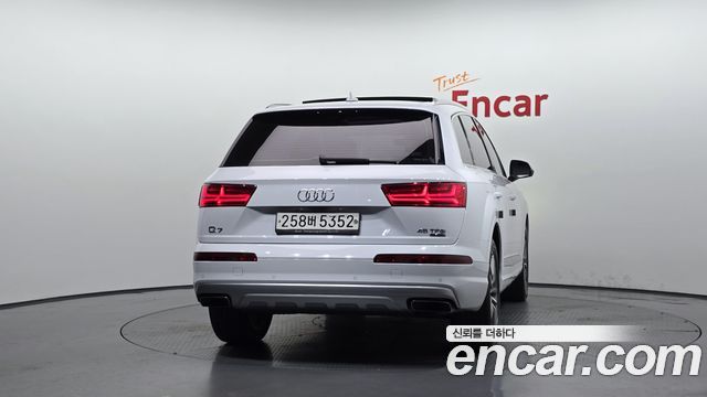 Audi Q7 45 TFSI Quattro - фото 3
