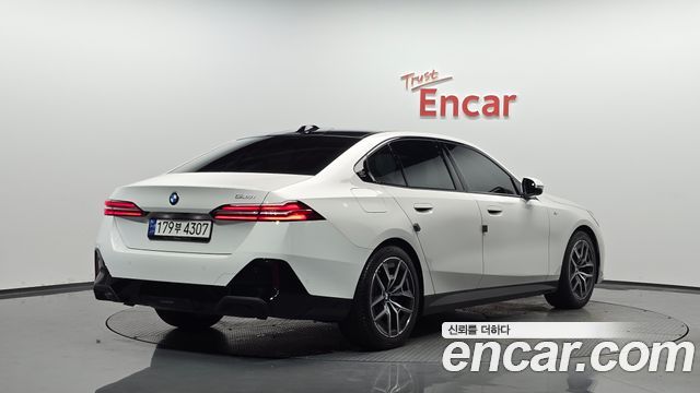 BMW 5-Series G60 520i M Sport - фото 0