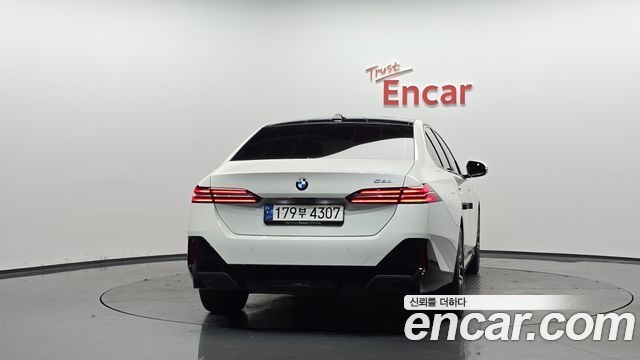BMW 5-Series G60 520i M Sport - фото 2