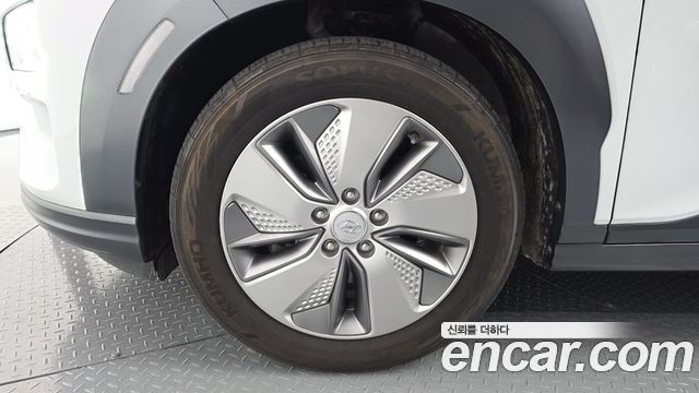 Hyundai Kona Premium - фото 4