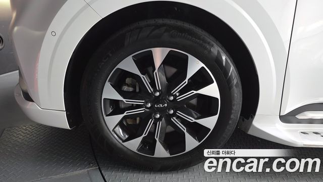 Kia Carnival 4-го поколения 7-Seater Hi-Limousine Signature - фото 4