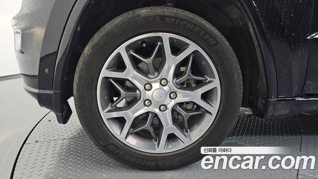 Jeep Cherokee 3.6 Overland WK2 - фото 4