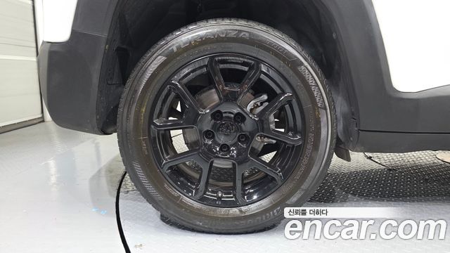 Jeep Renegade 2.4 Limited - фото 4