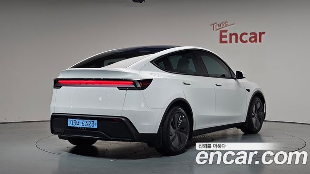 Tesla Model Y RWD - фото 0