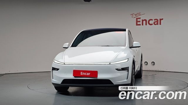 Tesla Model Y RWD - фото 1