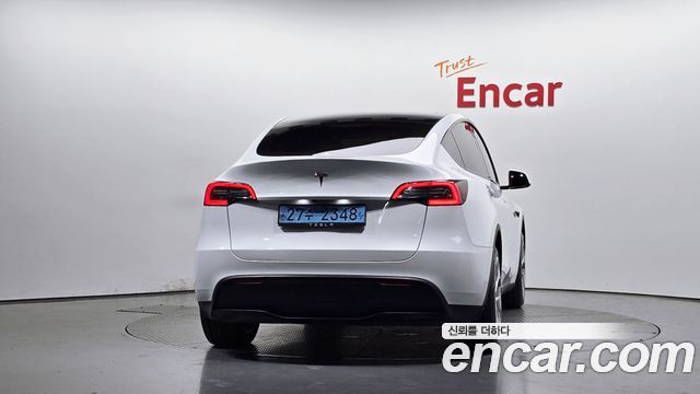 Tesla Model Y RWD - фото 3
