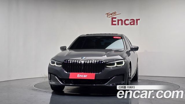 BMW 7-Series G11 740i Design Pure Excellence - фото 1