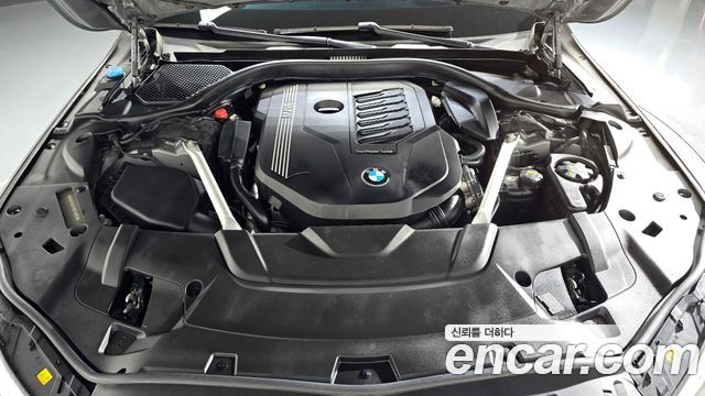 BMW 7-Series G11 740i Design Pure Excellence - фото 4