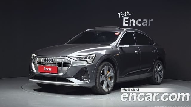 Audi e-tron 55 Quattro Sportback - фото 0