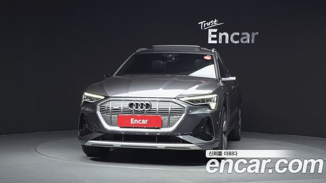 Audi e-tron 55 Quattro Sportback - фото 2
