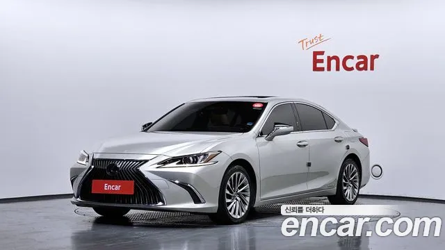 Lexus ES 7-го поколения Luxury Plus - фото 0