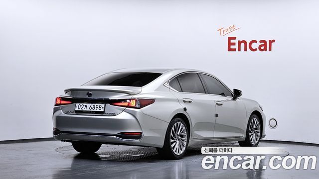 Lexus ES 7-го поколения Luxury Plus - фото 1
