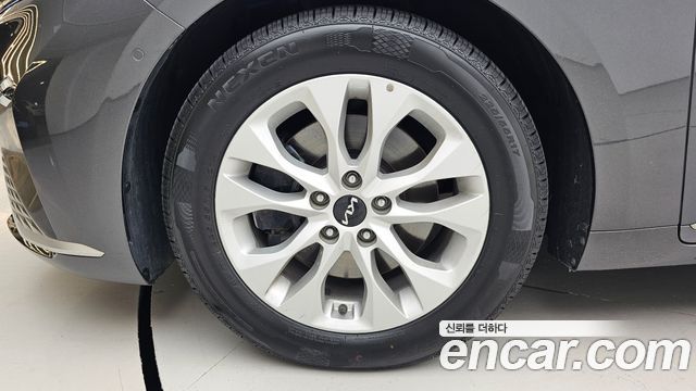 Kia K8 2.5 Gasoline 2WD Noblesse - фото 4