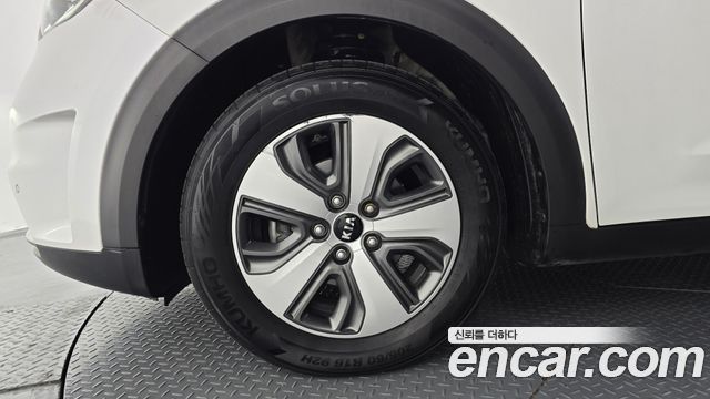 Kia Niro Noblesse - фото 3