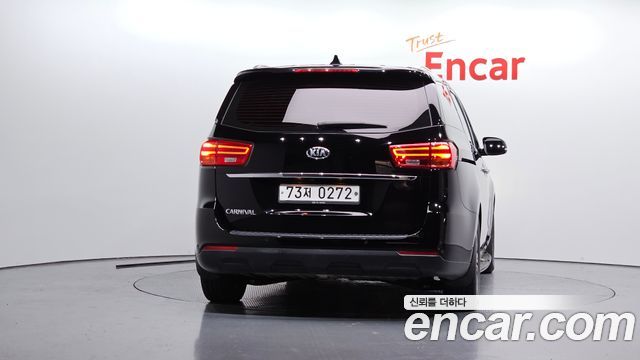Kia Carnival Новый 11-Seater Prestige - фото 3
