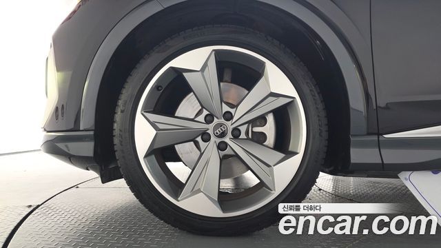 Audi Q4 e-tron F4 45 Premium Sportback - фото 3
