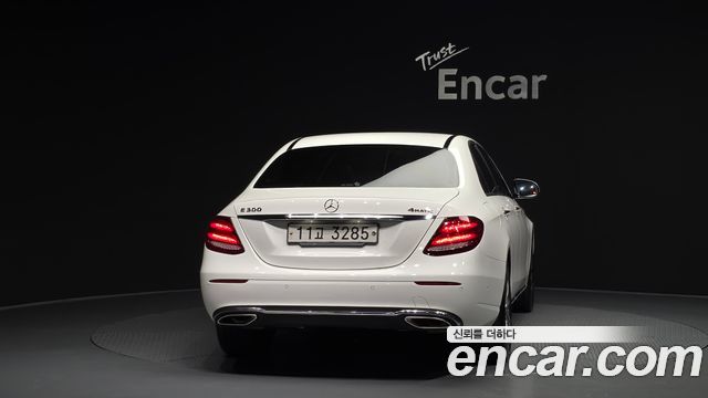 Mercedes-Benz E-Class W213 E300 4MATIC Avnatgarde - фото 3