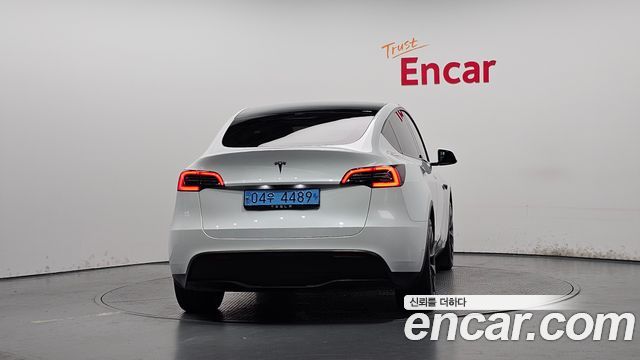 Tesla Model Y RWD - фото 2