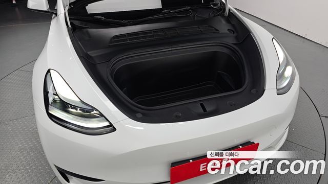 Tesla Model Y RWD - фото 4