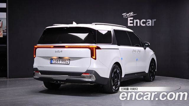 Kia Carnival Новый 4-го поколения Gasoline 9-Seater Signature - фото 1
