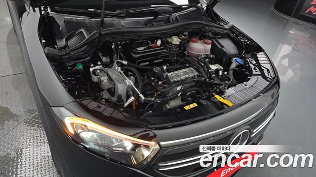 Mercedes-Benz EQA H243 EQA250 AMG Line - фото 4