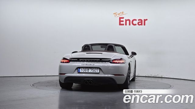 Porsche 718 2.0 - фото 3