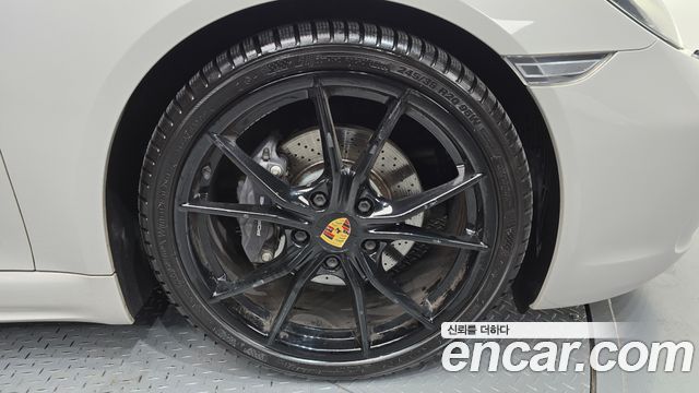 Porsche 718 2.0 - фото 4