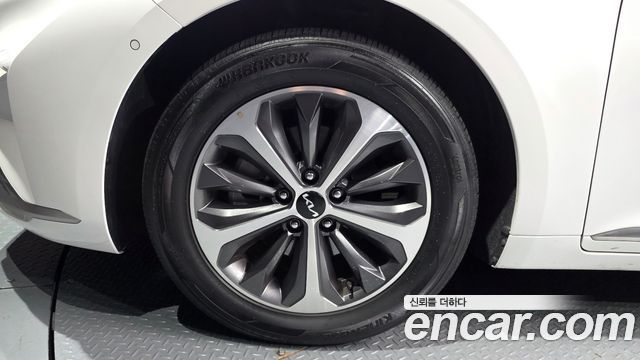 Kia K8 гибрид Noblesse - фото 4