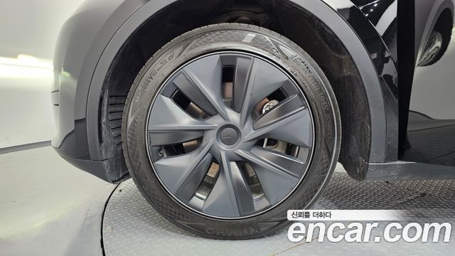 Tesla Model Y RWD - фото 3