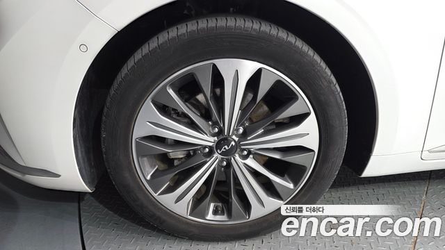 Kia K8 гибрид Noblesse - фото 4