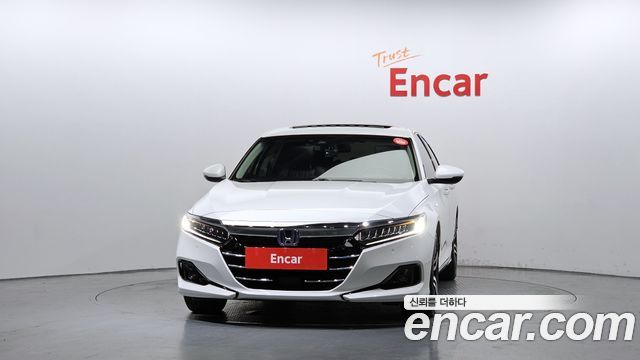 Honda Accord 10-го поколения 2.0 Hybrid Touring - фото 2