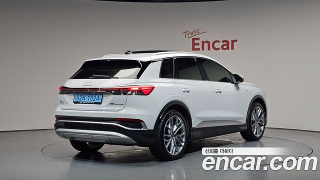 Audi Q4 e-tron F4 45 Premium - фото 1