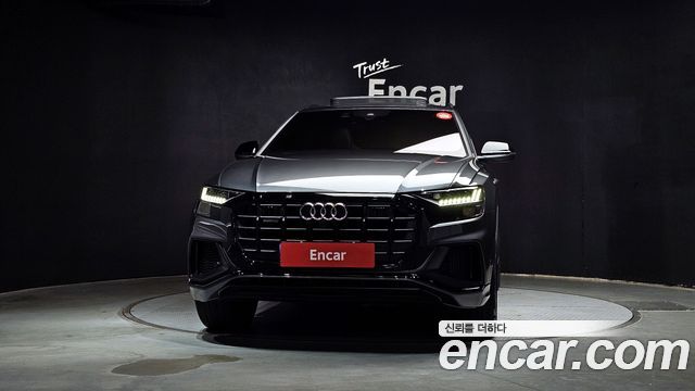 Audi Q8 55 TFSI Quattro Premium - фото 2