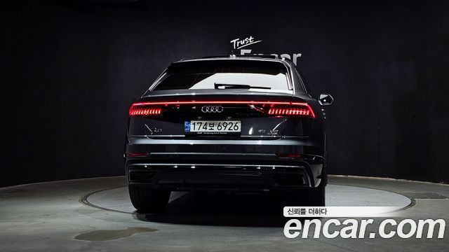 Audi Q8 55 TFSI Quattro Premium - фото 3