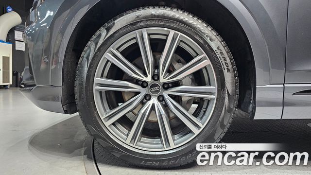Audi Q8 55 TFSI Quattro Premium - фото 4