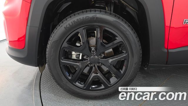 Jeep Renegade 1.3 Limited - фото 4