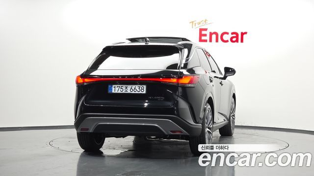Lexus RX 5-го поколения Luxury - фото 3
