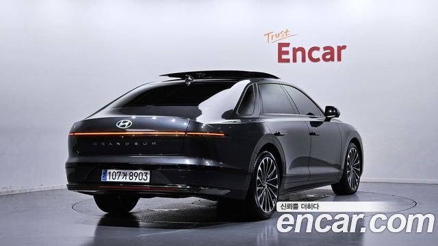 Hyundai Grandeur GN7, гибрид Calligraphy - фото 1
