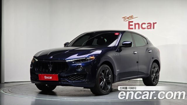 Maserati Levante 3.0 AWD GranLusso - фото 0