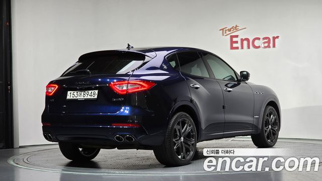 Maserati Levante 3.0 AWD GranLusso - фото 1