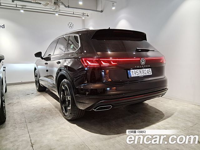 Volkswagen Touareg 3-го поколения 3.0 TDI Prestige - фото 2