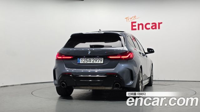 BMW 1-Series F40 M135i xDrive - фото 2
