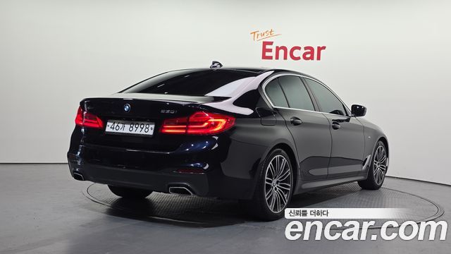 BMW 5-Series G30 530i xDrive M Sport Package Plus - фото 1