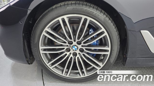 BMW 5-Series G30 530i xDrive M Sport Package Plus - фото 4
