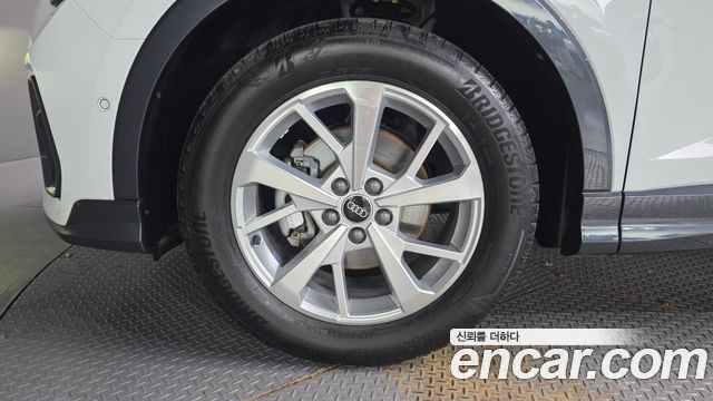 Audi Q3 F3 35 TDI Premium Sportback - фото 4