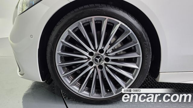 Mercedes-Benz C-Class W206 C300 4MATIC AMG Line - фото 4